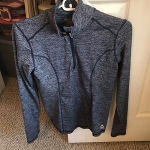Reebok top size small